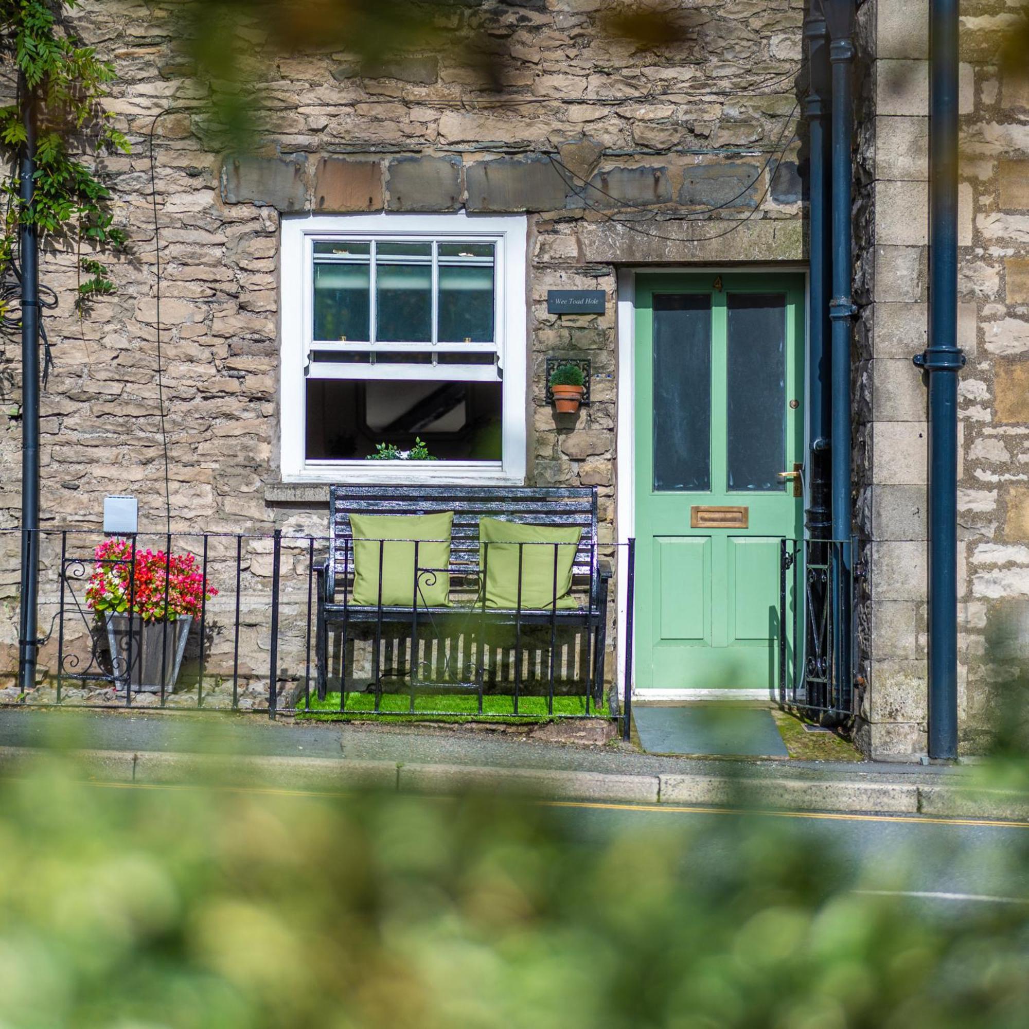 Wee Toad Hole Heart Of Kendal - Cottage Sleeps 4-6 - Dogs Welcome Buitenkant foto